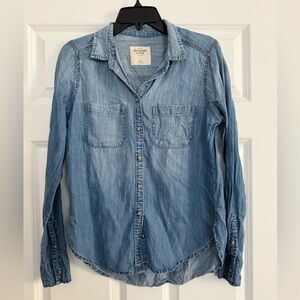 Abercrombie & Fitch Denim Button-Up Shirt